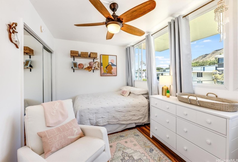 Second bedroom with stunning views of Diamond Head