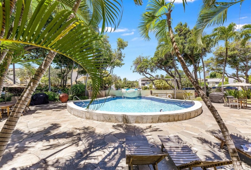 The iconic Diamond Head Leilani pool