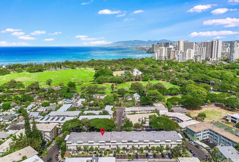 Amazingly convenient location within walking distance to Kapiolani Park, Waikiki Shell, popular Monsarrat Ave, the beach and world class surf