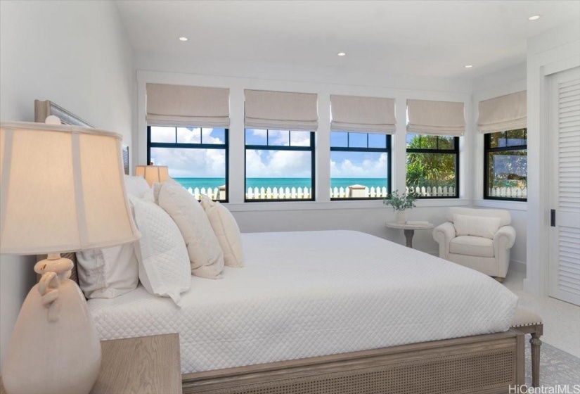 Beachfront Bedroom with ensuite bath on the ground-floor