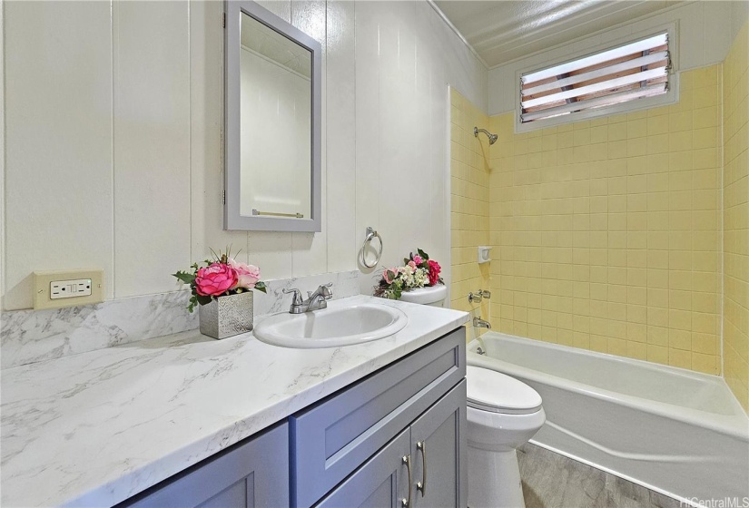 Full bath on main house