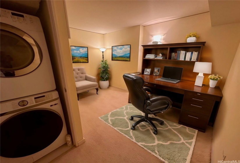 Den, virtually staged