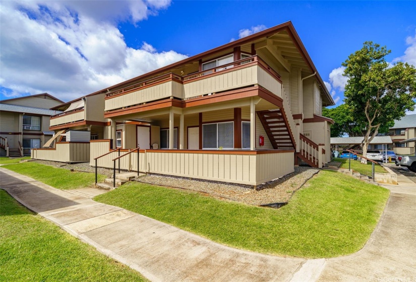 Bottom floor corner unit close to amenities