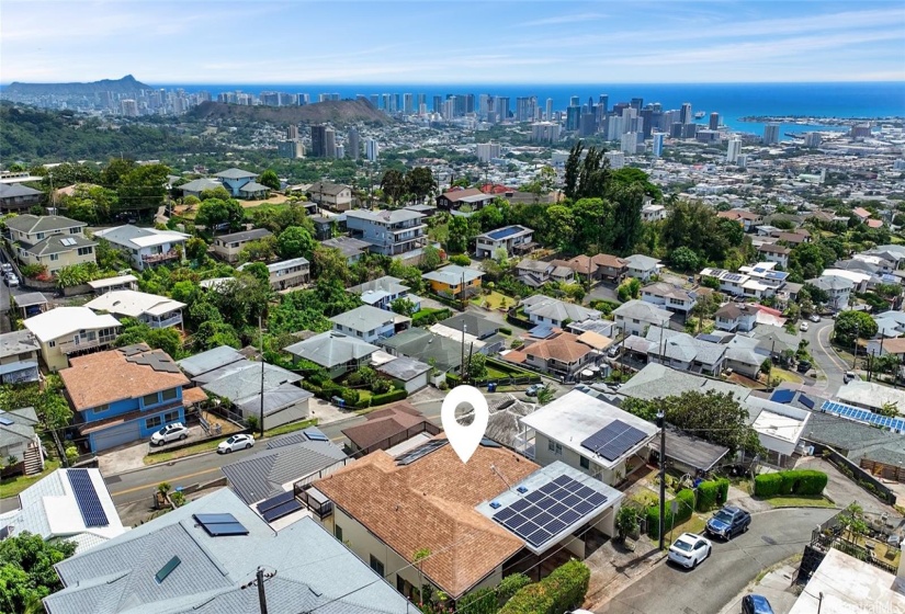 NET METERING! 29 photovoltaic panels and 2 solar panels on roof keep bills to about $34 - $51 in the last year