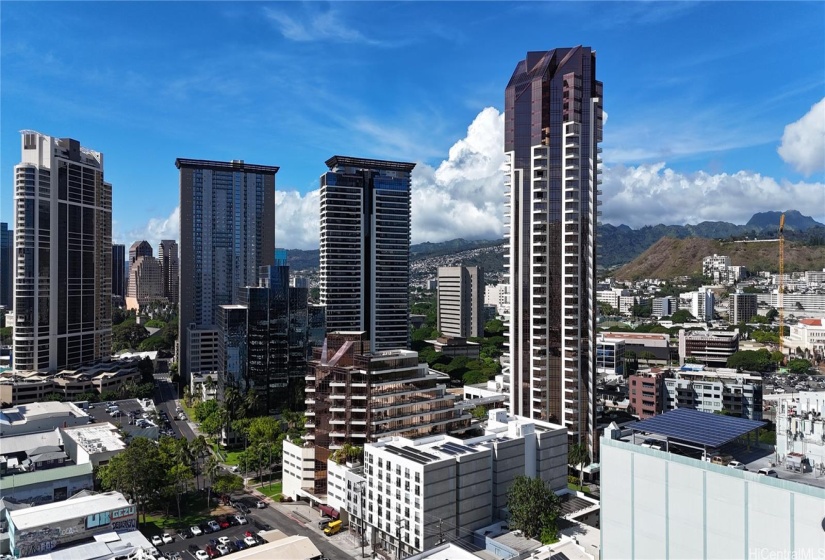 Ideal location minutes to Ala Moana, Kakaako and downtown Honolulu