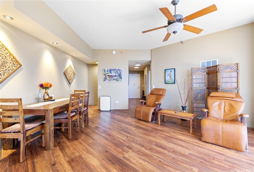 A dining area for entertaning.