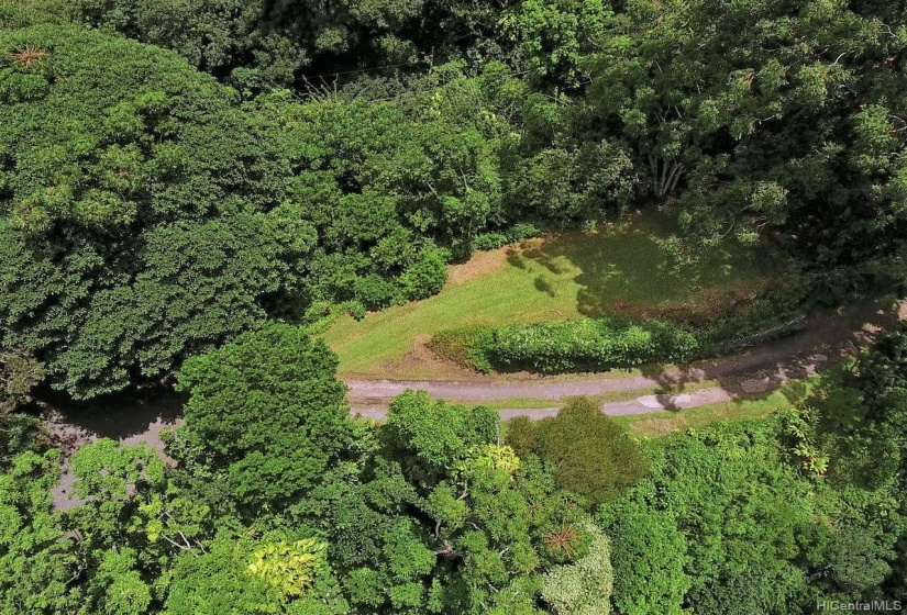 Easy access to lot. Honolulu Hawaii.