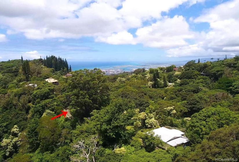 Land located between two separate homes with privacy. Honolulu Hawaii.