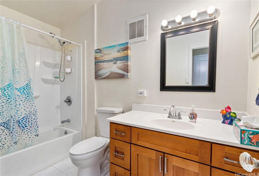 3/2 Guest Bathroom