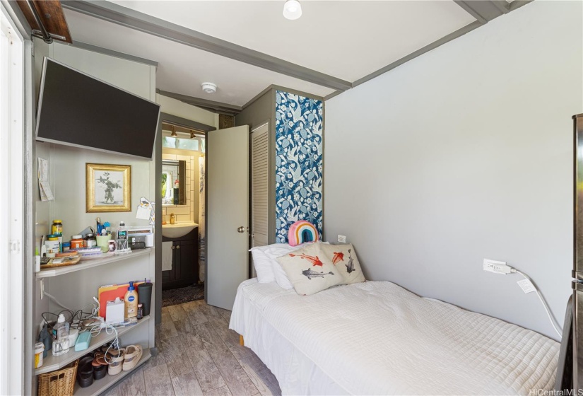 Exterior bonus room separate from the main house