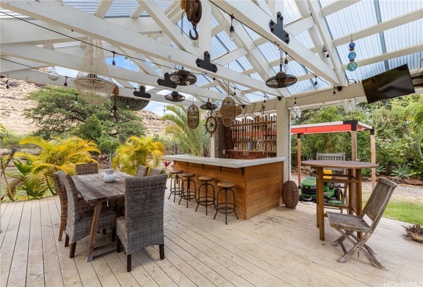 Amazing exterior gazebo with bar- Plenty of space to host any event