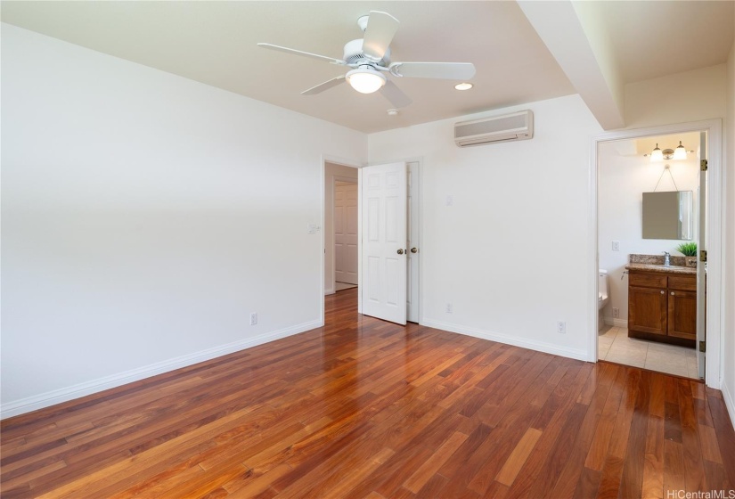 This is the 2nd bedroom on the main level and also has its own full bath.