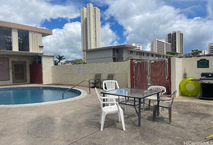 BBQ Grill and Seating Lounge Available at the Pool Area