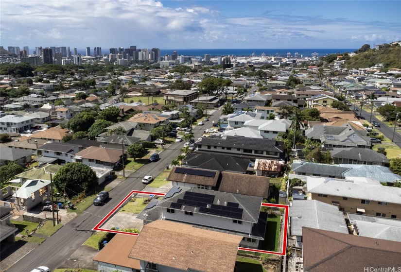 This property, located in the beautiful Puunui neighborhood, is just minutes from downtown Honolulu, offering a prime and convenient location.