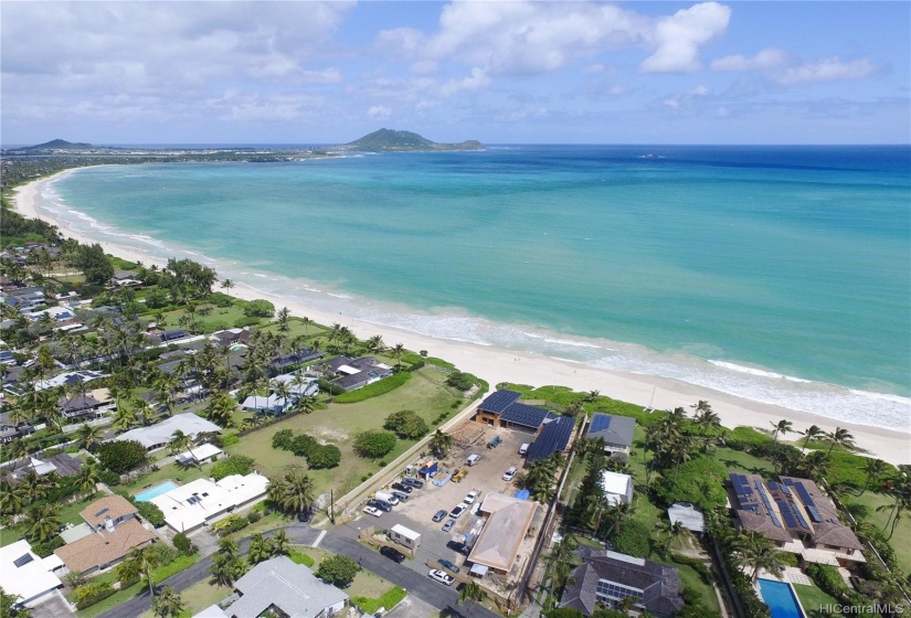 Kaapuni is a private street, mid Kailua Beach.