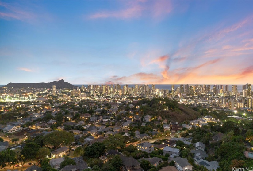 Gorgeous twilight views of Diamond Head, the pacific ocean and the Honolulu City Lights at night!