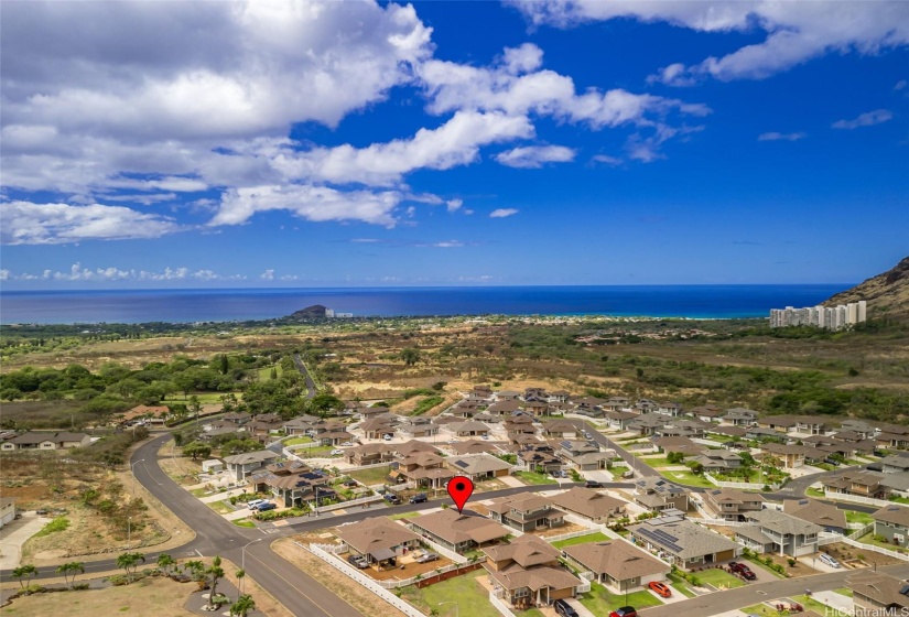 Cottages of Mauna'olu in beautiful Makaha Valley.