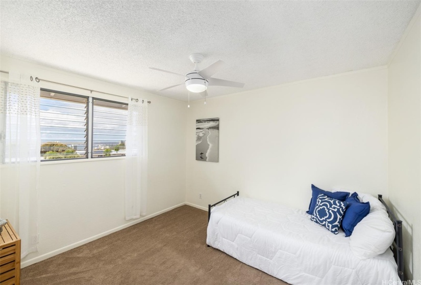 Second upstairs bedroom with mountain and Pearl Harbor views