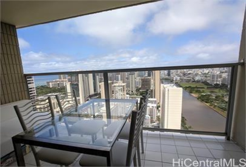 PATIO VIEW RIGHT SIDE