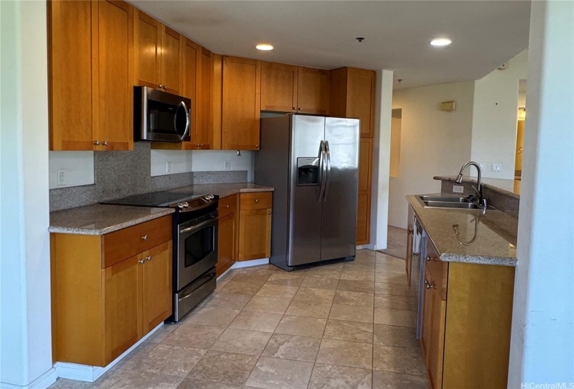 Kitchen, granite counters, stainless appliances