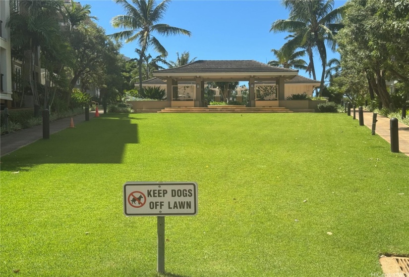 Lawn to facilities for buildings