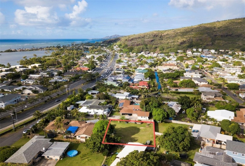 Here is the view looking toward Diamond Head in the distance.