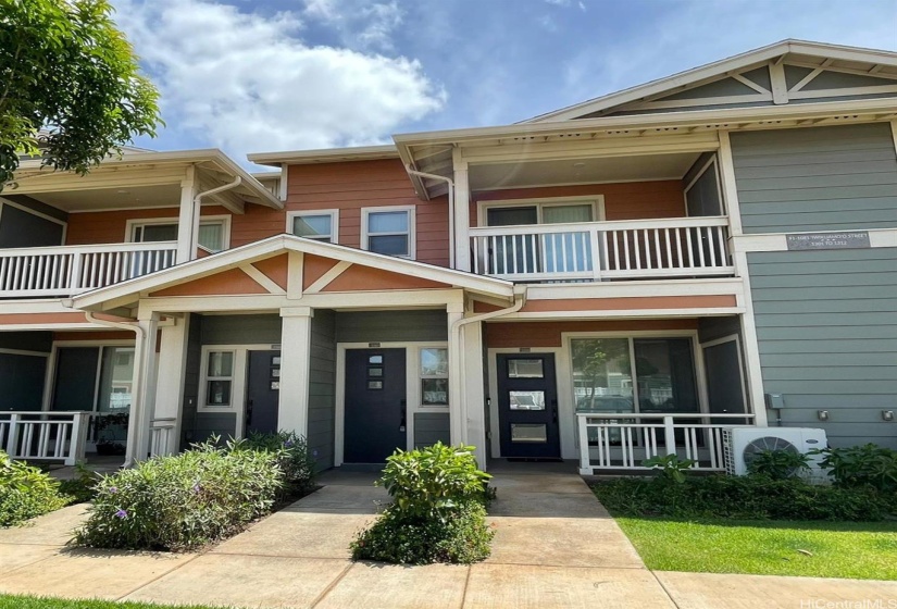 upstairs townhome with sunset & mountain views