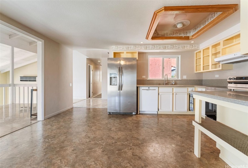 Kitchen towards hallway