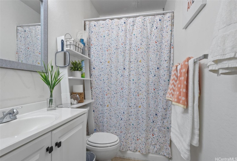 Full Bathroom with tile