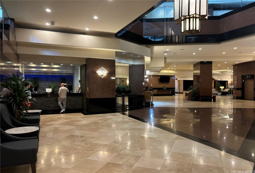 Executive Center -Lobby in the heart of downtown