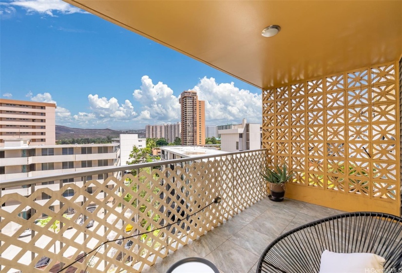 Peaceful lanai with views