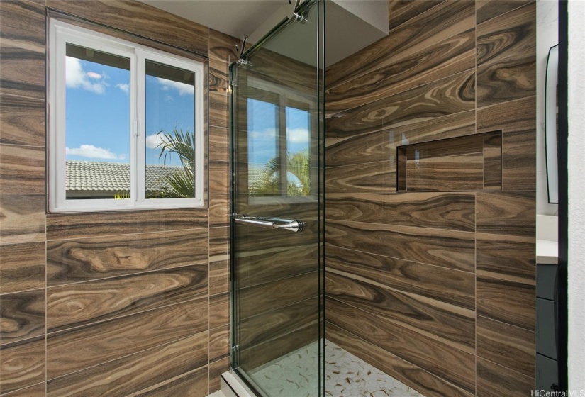 Modern shower with stylish surround