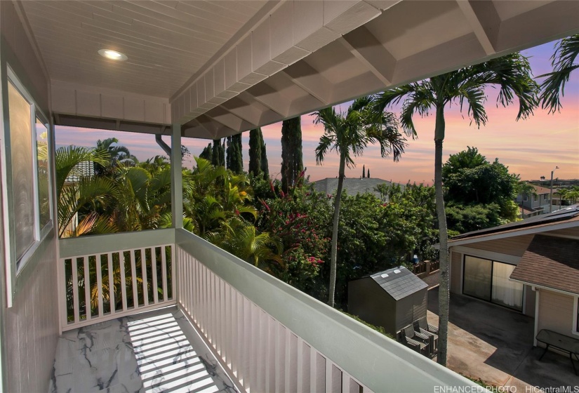 Enhanced - Peekaboo ocean views from your primary bedroom lanai