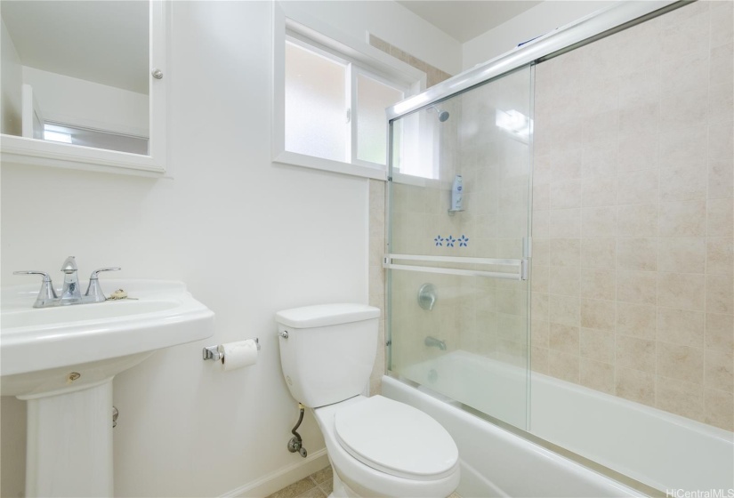 Attached unit full bath