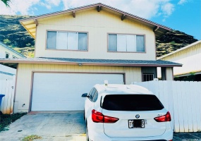 Nice front view of the property! It can fit up to 4 cars including the driveway