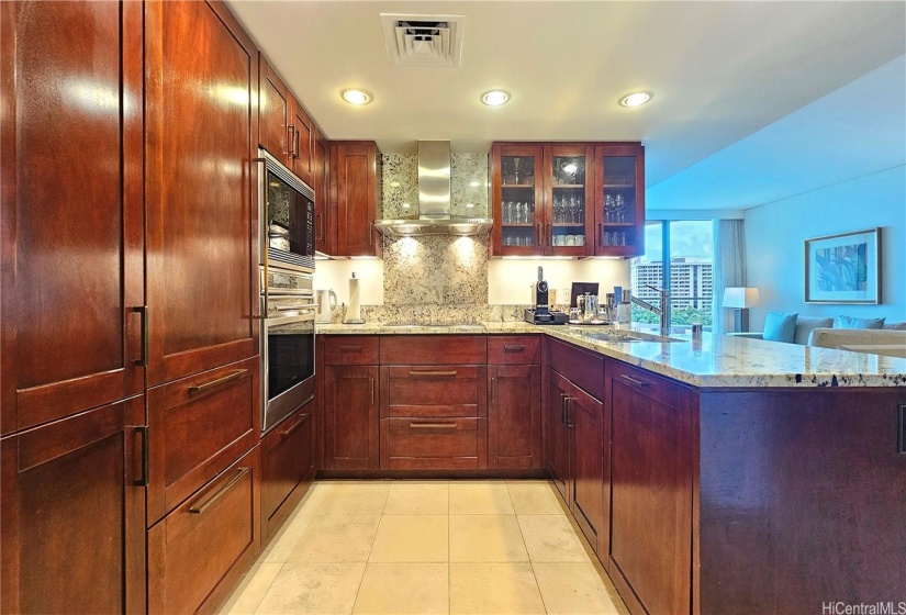 Fully equipped beautiful kitchen!