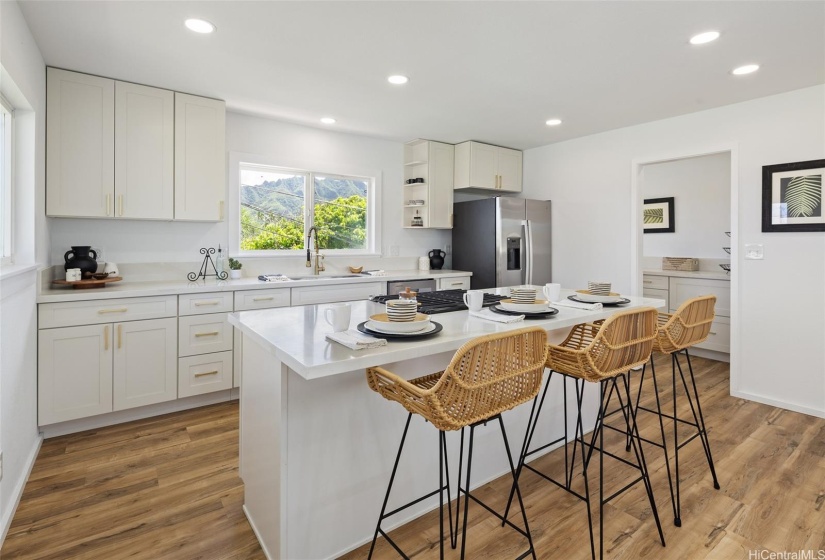 Custom kitchen with beautiful mountain and ocean views in the 3/2