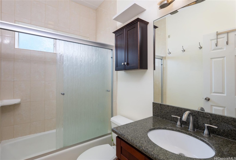 5. $1,400 2nd Bed On Diamond Head Side (W/AC)