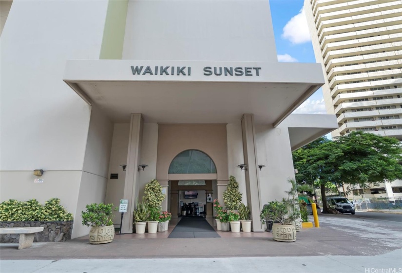 Front entrance to Waikiki Sunset, managed by Aqua Aston Hotels.