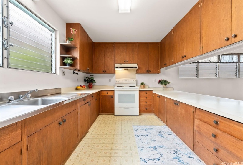 Large kitchen with ample counter space and storage!