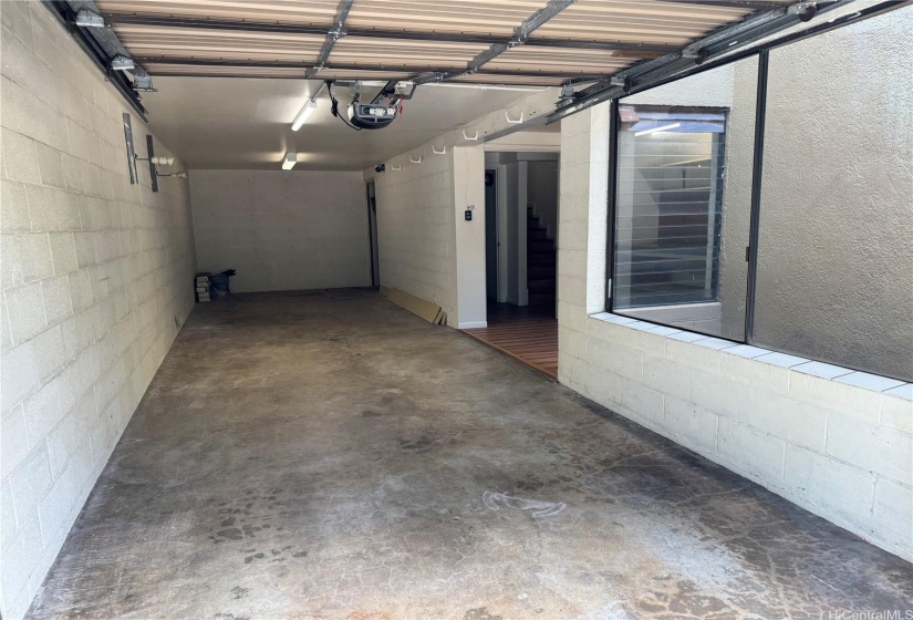 Garage (Tandem parking)