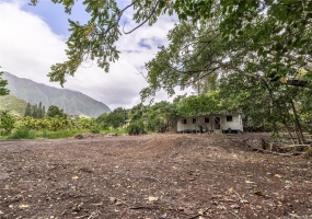 Beautiful view of the Koolau mountains from thebottom of the lot.