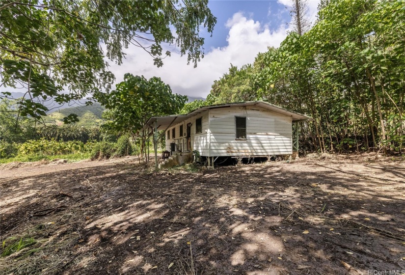 Existing home on the lot is a tear down and unsafe toenter. Do not enter home on property.