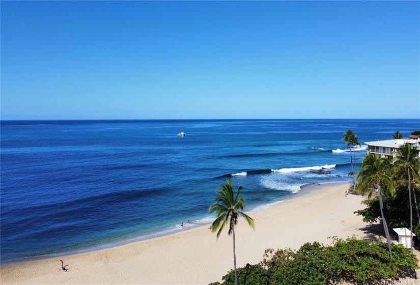 Makaha Beach on a early weekday morning