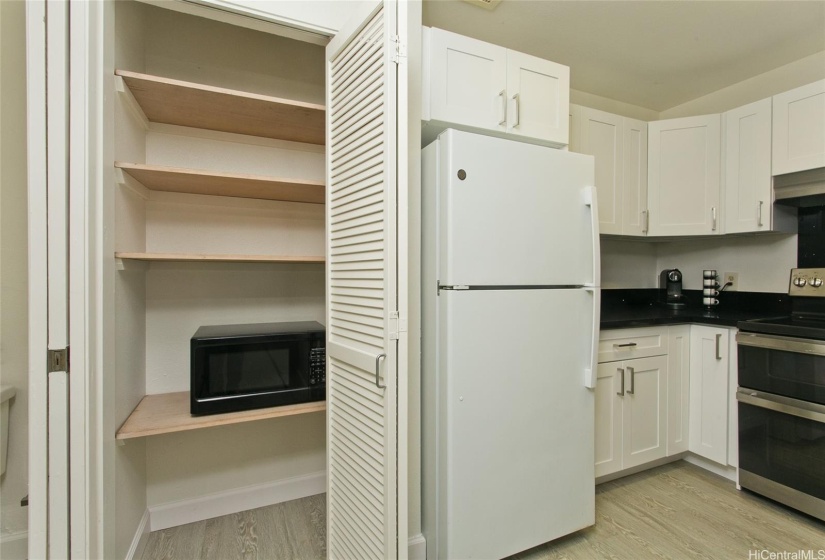 Spacious pantry space