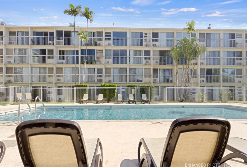 Large Swimming Pool *Virtually Enhanced*