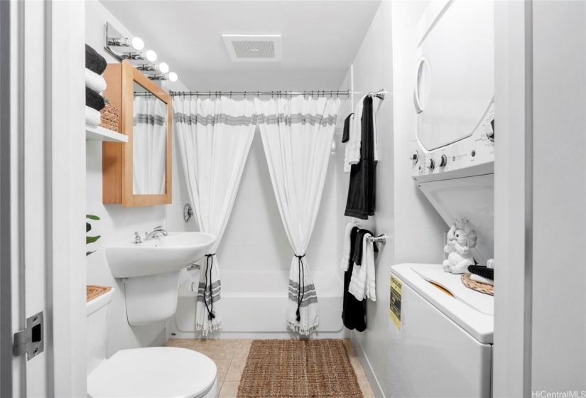 2nd Bathroom with stackable washer/dryer