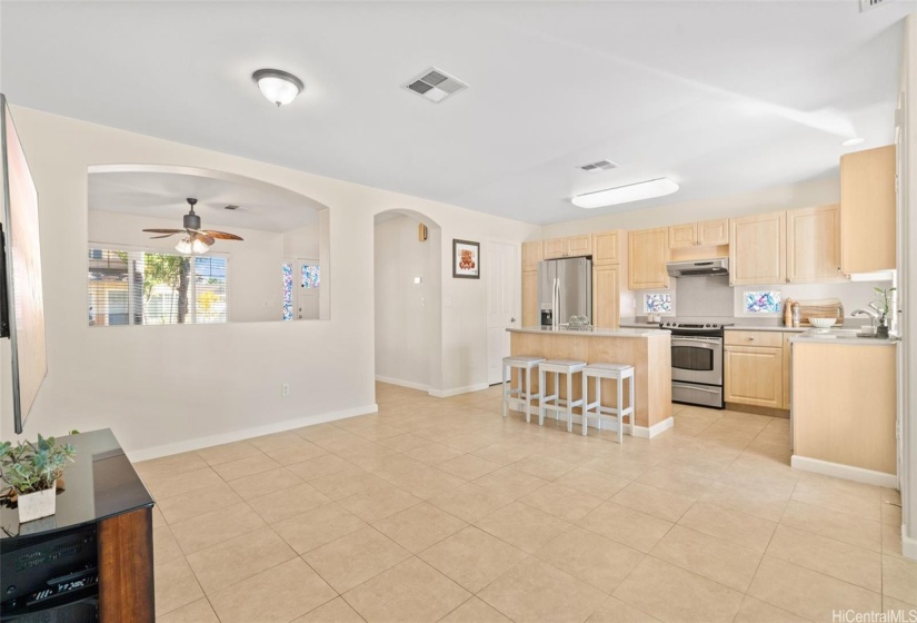 Kitchen/Dining area