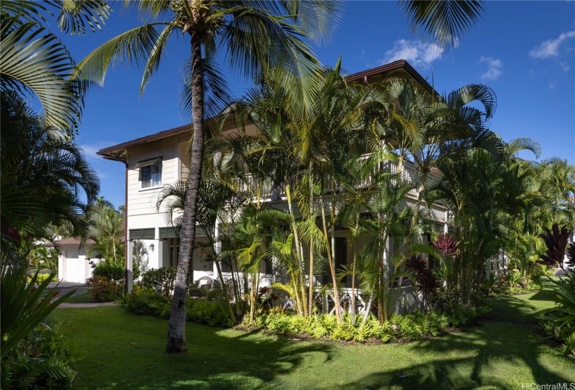 Tropical outdoor landscaping provides comfortable shade on the lanai