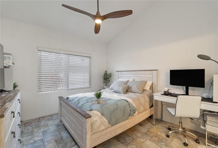 Huge primary bedroom with ensuite bathroom & walk-in closet